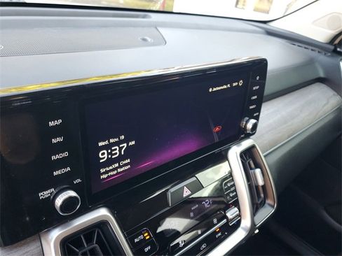 Used 2022 Kia Sorento EX w/ Panoramic Sunroof Package image 21