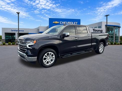Used 2022 Chevrolet Silverado 1500 LTZ w/ LTZ Premium Package AWD/4WD image 3