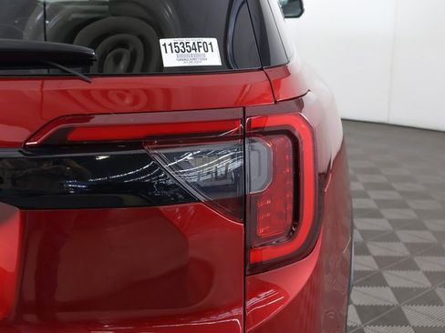 Used 2021 GMC Acadia SLT w/ Elevation Edition image 21