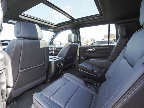 Used 2026 GMC Yukon XL Denali w/ Sun & Power Step Package AWD/4WD image 34