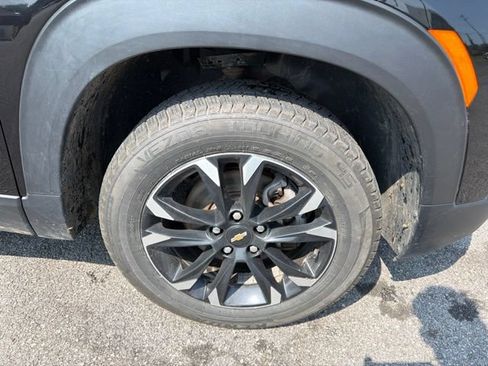 Used 2022 Chevrolet TrailBlazer LT w/ Convenience Package AWD/4WD image 9