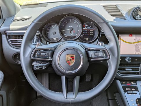 Certified 2025 Porsche Macan w/ Premium Package Plus AWD/4WD image 8