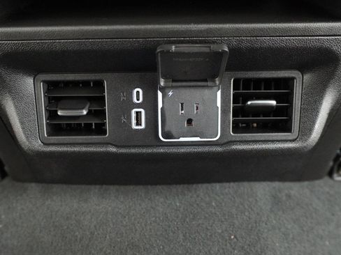 Used 2025 GMC Sierra 1500 SLT RWD image 23
