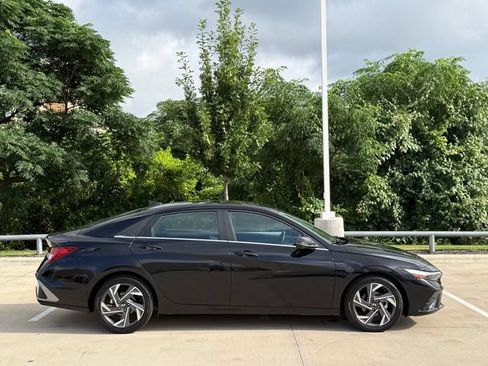 Used 2024 Hyundai Elantra Limited FWD image 5