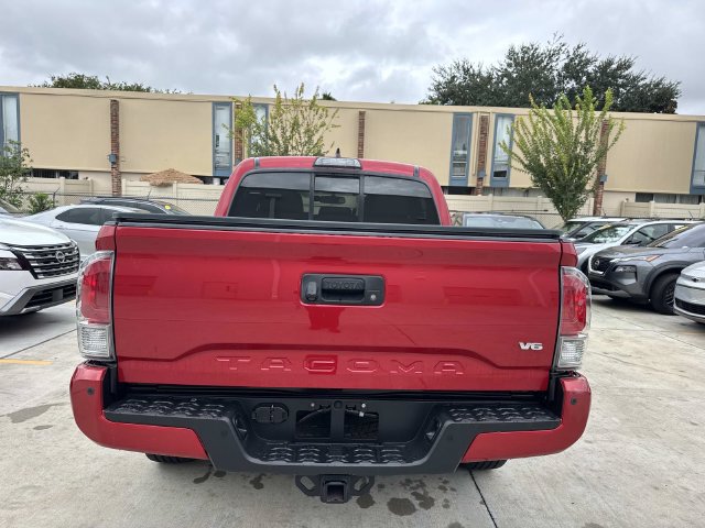 Used 2016 Toyota Tacoma Limited w/ Towing Package RWD image 6