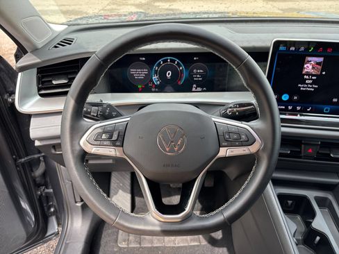Used 2026 Volkswagen Tiguan SE AWD/4WD image 29