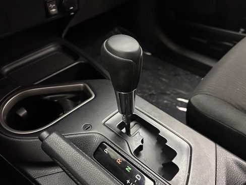 Used 2018 Toyota RAV4 LE image 13