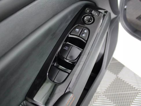 Used 2024 Nissan Altima 2.5 SR FWD image 38
