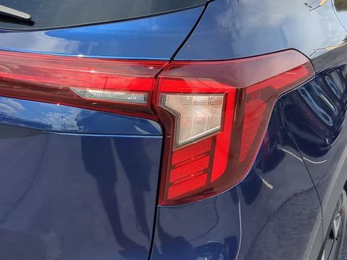 Used 2024 Kia Seltos EX FWD image 11
