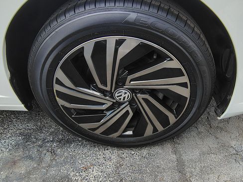 Used 2019 Volkswagen Jetta SEL Premium FWD image 9