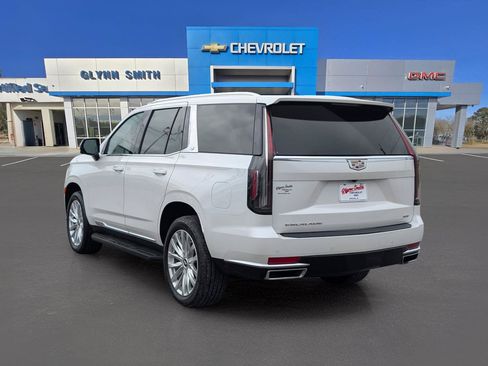 Used 2023 Cadillac Escalade Luxury AWD/4WD image 12
