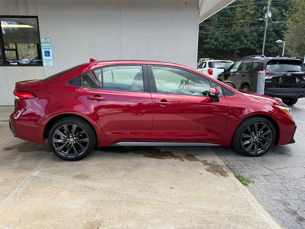Used 2023 Toyota Corolla SE w/ SE Premium Package FWD image 2