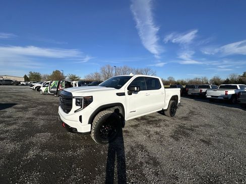 Used 2024 GMC Sierra 1500 AT4 w/ Technology Package image 12