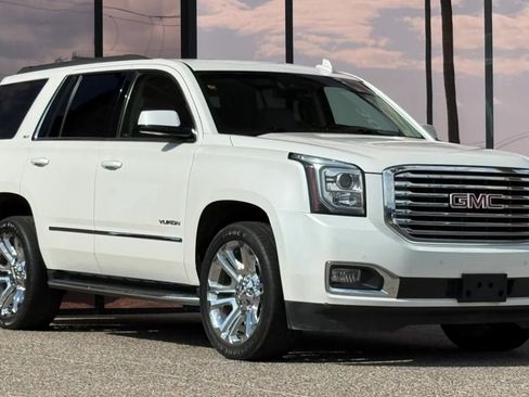 Used 2017 GMC Yukon SLT w/ Premium Edition AWD/4WD image 17