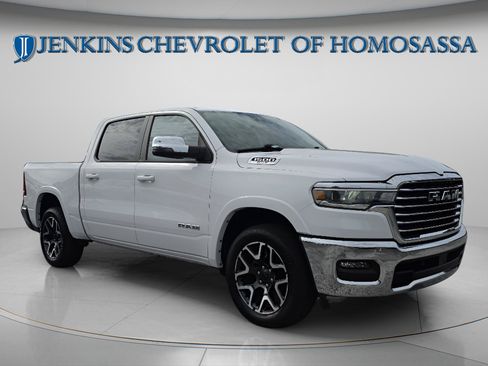 Used 2025 RAM 1500 Laramie AWD/4WD image 2