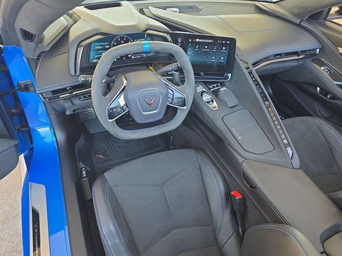 Used 2025 Chevrolet Corvette Stingray Premium Conv w/ Z51 Performance Package RWD image 10