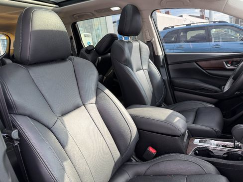 Used 2023 Subaru Ascent Touring image 5