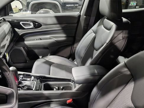 New 2026 Jeep Compass Latitude image 10