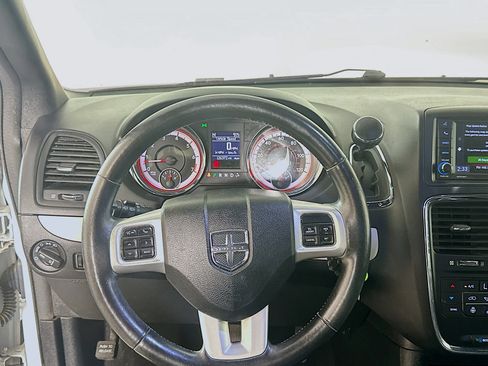 Used 2019 Dodge Grand Caravan GT image 17