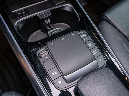 Used 2022 Mercedes-Benz GLA 250 4MATIC w/ Premium Package Lite image 22