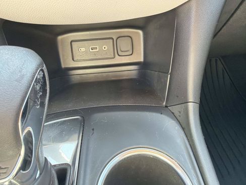 Certified 2022 Chevrolet Equinox LS w/ LS Convenience Package FWD image 18