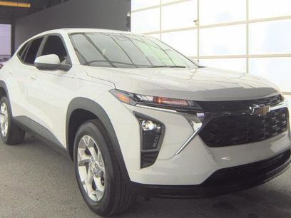 Used 2025 Chevrolet Trax LS w/ LS Convenience Package