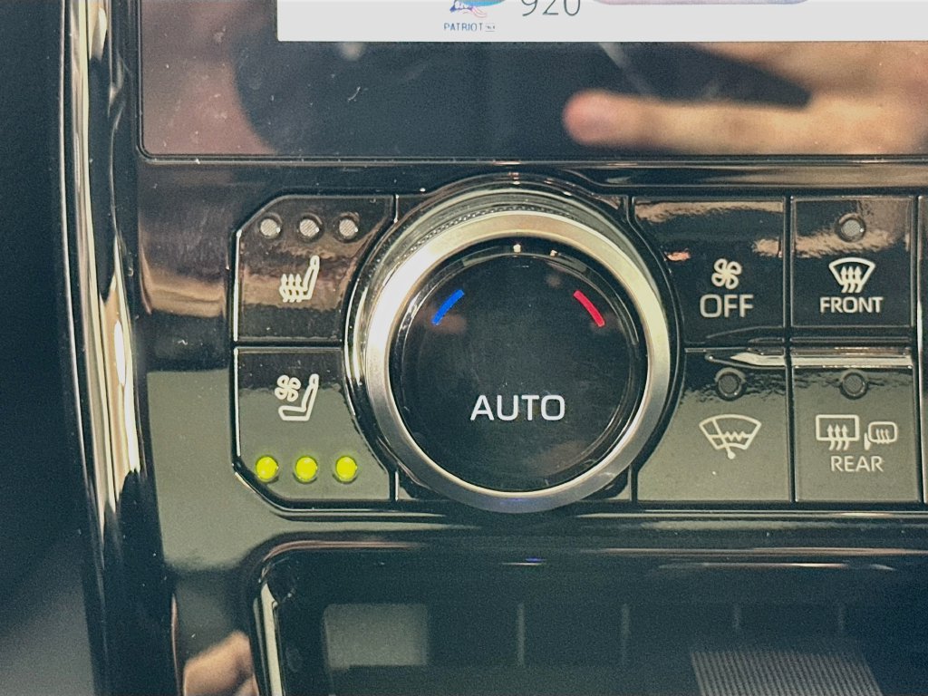 Certified 2026 Toyota Highlander Limited AWD/4WD image 20