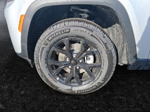 New 2026 Jeep Grand Cherokee Altitude AWD/4WD image 15