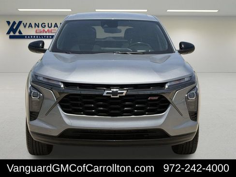 Used 2024 Chevrolet Trax RS FWD image 3