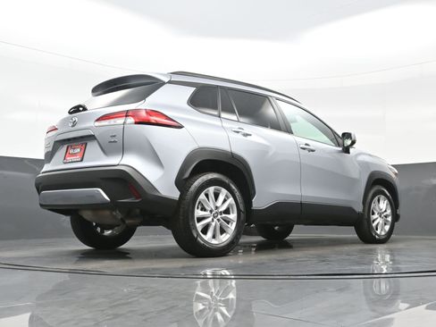 Used 2024 Toyota Corolla Cross LE image 32