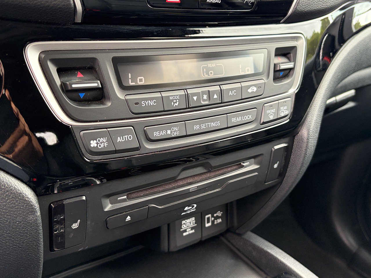 Used 2021 Honda Pilot Touring image 36