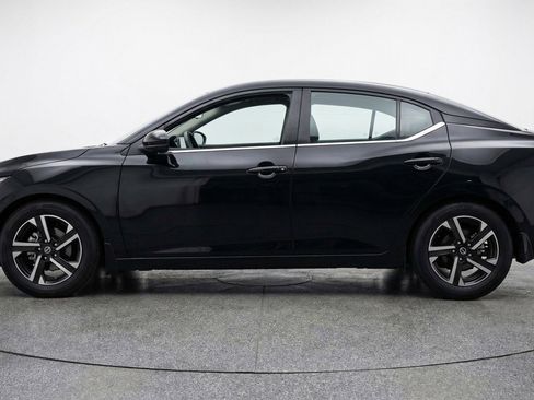 Used 2025 Nissan Sentra SV image 5