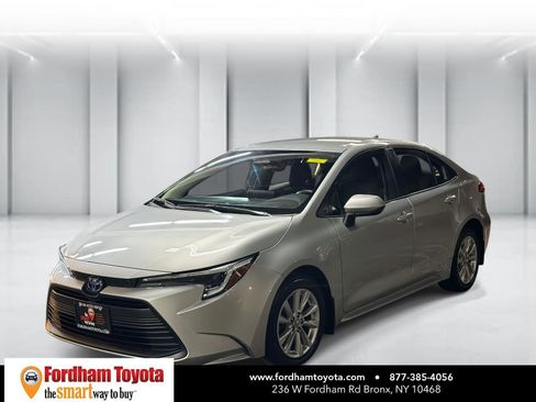 Certified 2023 Toyota Corolla LE w/ LE Convenience Package image 4