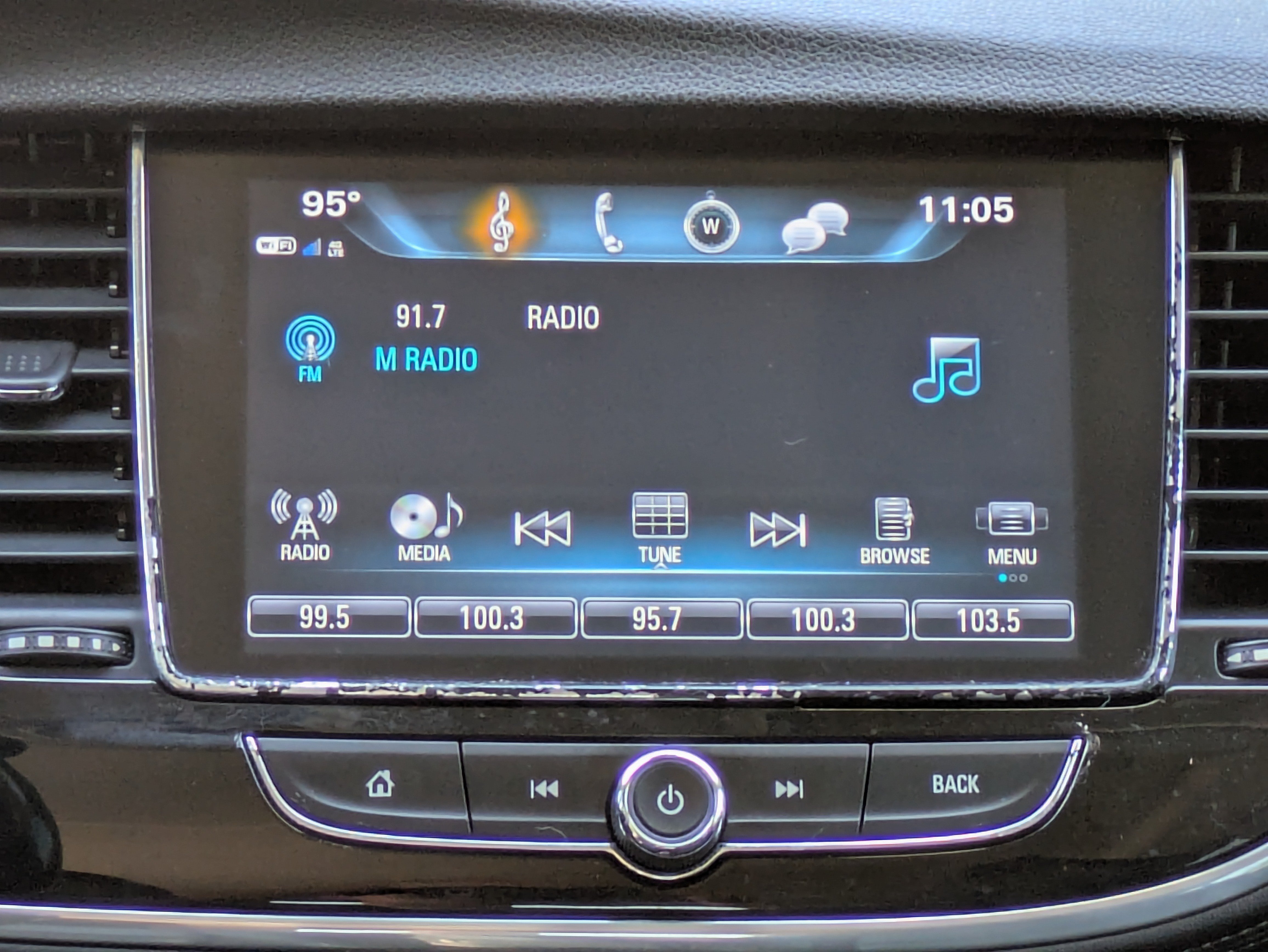 Used 2020 Buick Encore Essence FWD image 19