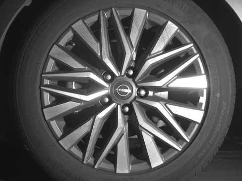 Used 2025 Nissan Altima 2.5 SV FWD image 12