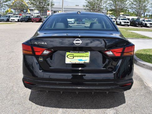 Used 2025 Nissan Altima 2.5 S image 6