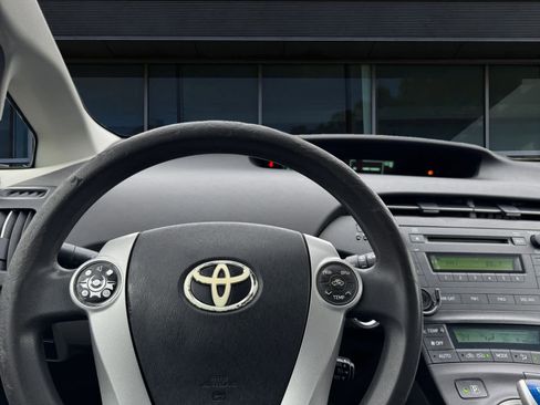 Used 2010 Toyota Prius Two image 3