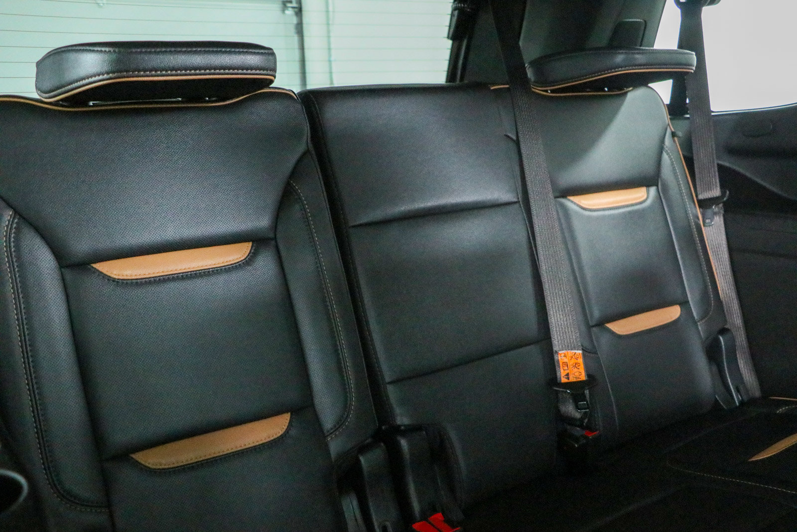 Used 2023 GMC Yukon AT4 w/ Technology Package AWD/4WD image 34