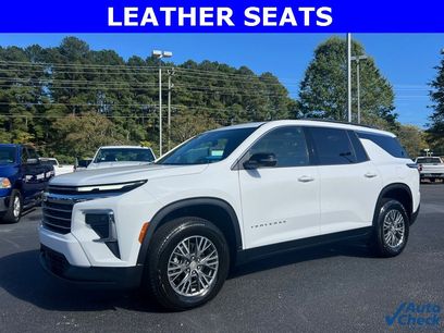 Used 2025 Chevrolet Traverse LT