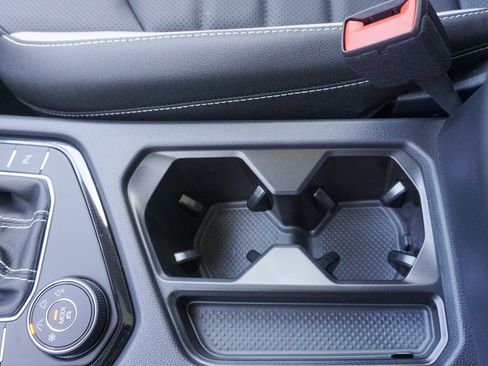 New 2025 Volkswagen Taos SEL image 18