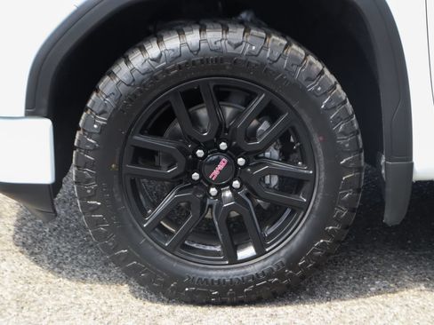 Used 2021 GMC Sierra 1500 Elevation RWD image 41