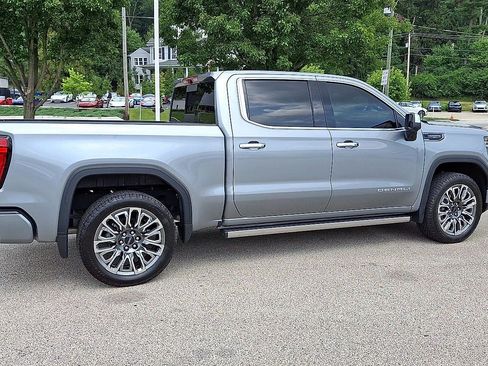 Used 2025 GMC Sierra 1500 Denali Ultimate AWD/4WD image 9