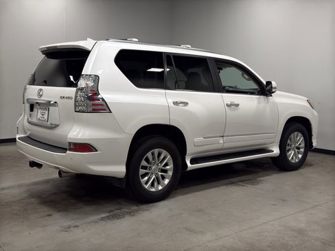 Used 2016 Lexus GX 460 w/ Premium Package image 9