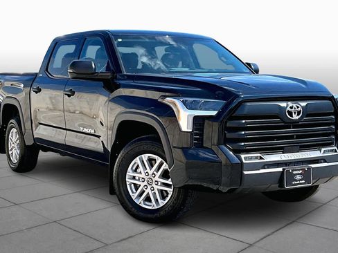 Used 2023 Toyota Tundra SR5 w/ SR5 Convenience Package image 4