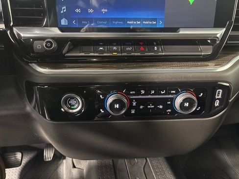 Used 2023 Chevrolet Silverado 1500 LT image 19