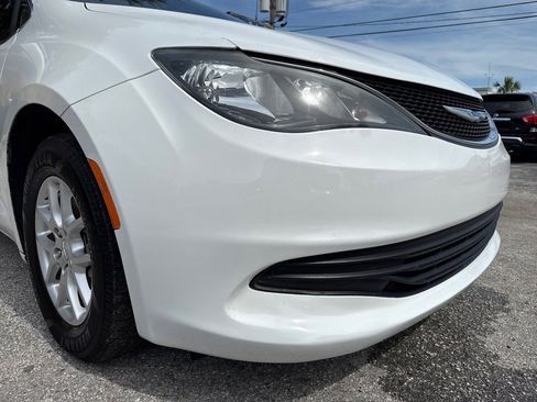 Used 2020 Chrysler Voyager Lxi image 9