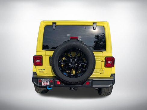 Used 2023 Jeep Wrangler Unlimited Sahara AWD/4WD image 4