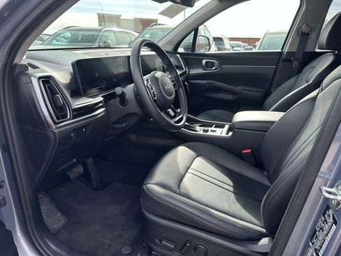 Certified 2025 Kia Sorento S image 12