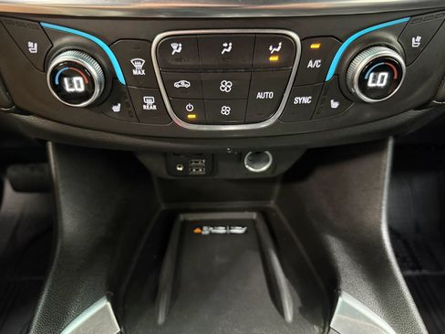 Used 2023 Chevrolet Traverse Premier w/ Redline Edition AWD/4WD image 34