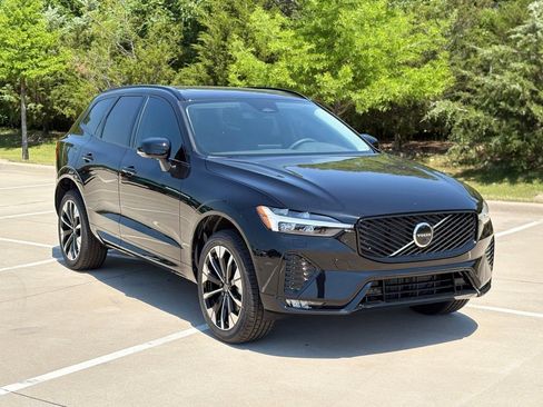 New 2026 Volvo XC60 B5 Plus w/ Protection Package Premier AWD/4WD image 4